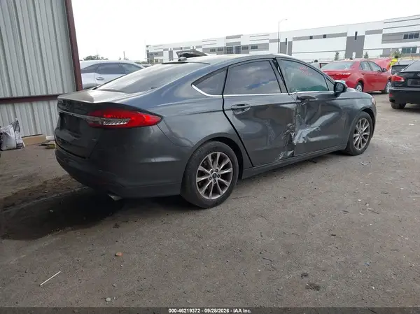 3FA6P0H7XHR397726 — 2017 Ford Fusion, фото 4 с аукциона IAAI, Правый бок