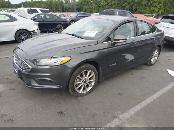 3FA6P0LUXHR144547 — 2017 Ford Fusion, фото 2 с аукциона IAAI, Правый бок
