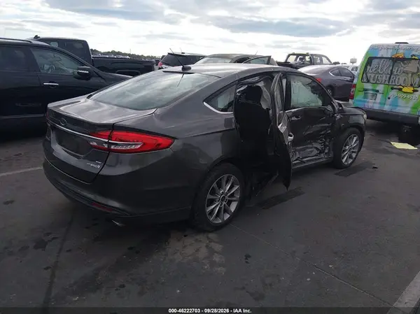 3FA6P0LUXHR144547 — 2017 Ford Fusion, фото 4 с аукциона IAAI, Правый бок