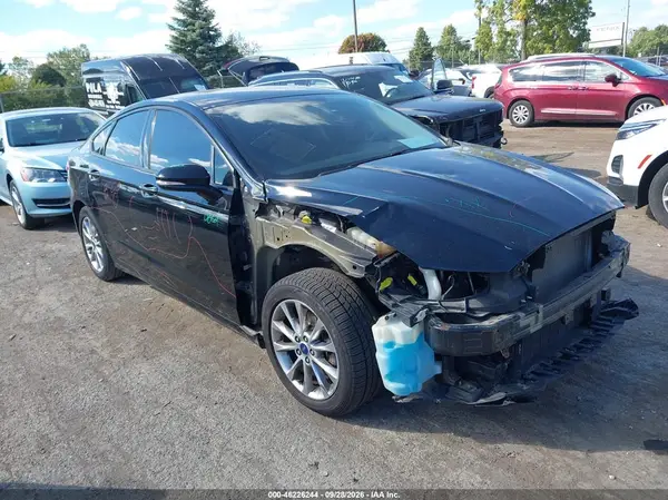 3FA6P0HD5HR220832 — 2017 Ford Fusion, Передняя часть справа (Right Front), фото до ремонта