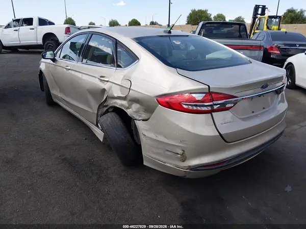 3FA6P0G74HR294156 — 2017 Ford Fusion, фото 3 с аукциона IAAI, Задняя часть слева
