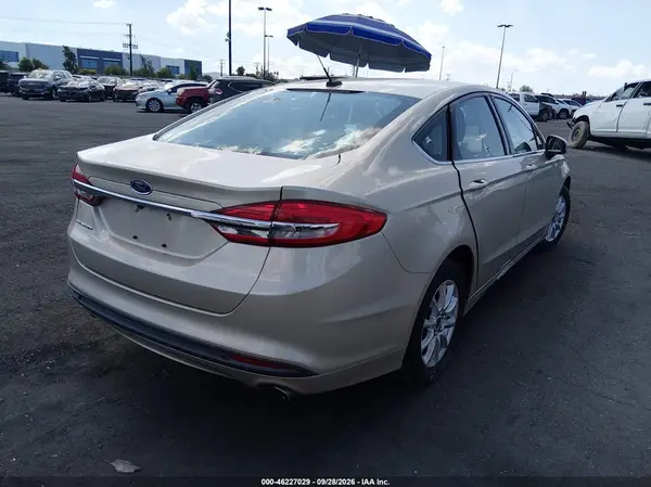 3FA6P0G74HR294156 — 2017 Ford Fusion, фото 4 с аукциона IAAI, Задняя часть слева