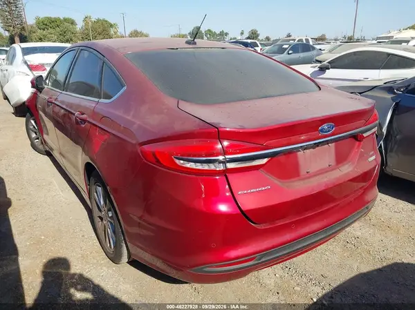 3FA6P0HD8HR294813 — 2017 Ford Fusion, фото 3 с аукциона IAAI, Передняя часть