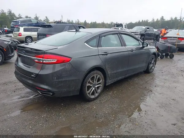 3FA6P0T9XHR144737 — 2017 Ford Fusion, фото 4 с аукциона IAAI, Естественный износ
