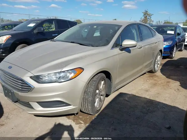 3FA6P0HD5HR138633 — 2017 Ford Fusion, фото 2 с аукциона IAAI, Естественный износ