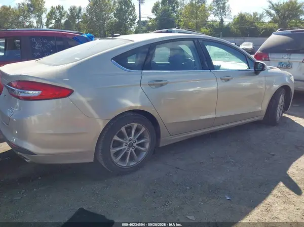 3FA6P0HD5HR138633 — 2017 Ford Fusion, фото 4 с аукциона IAAI, Естественный износ