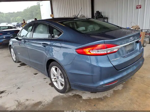 3FA6P0UU7JR235912 — 2018 Ford Fusion, фото 3 с аукциона IAAI 06.10.2026, Естественный износ