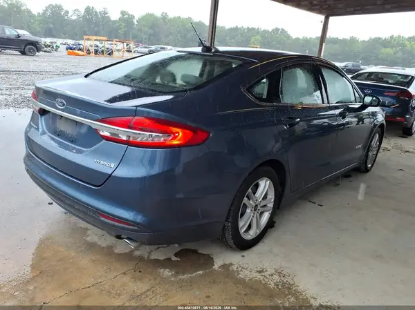 3FA6P0UU7JR235912 — 2018 Ford Fusion, фото 4 с аукциона IAAI 06.10.2026, Естественный износ
