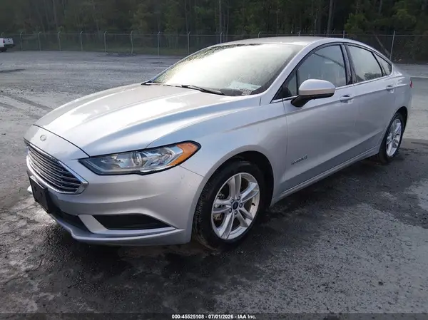 3FA6P0UU4JR271623 — 2018 Ford Fusion, фото 2 с аукциона IAAI 06.10.2026, Естественный износ
