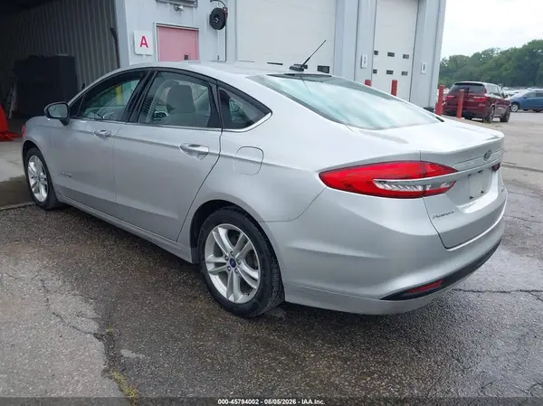 3FA6P0UU3JR279132 — 2018 Ford Fusion, фото 3 с аукциона IAAI 07.10.2026, Естественный износ