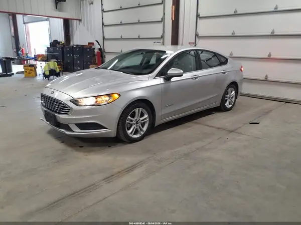 3FA6P0UU9JR271584 — 2018 Ford Fusion, фото 2 с аукциона IAAI 06.10.2026, Естественный износ