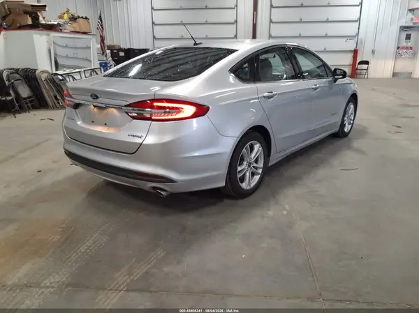 3FA6P0UU9JR271584 — 2018 Ford Fusion, фото 4 с аукциона IAAI 06.10.2026, Естественный износ