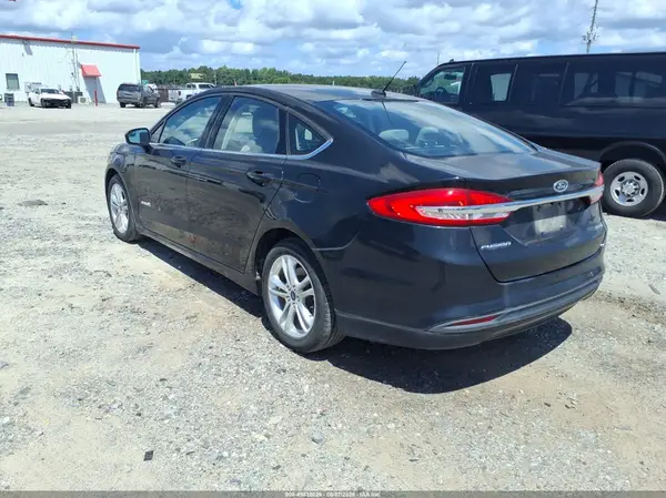 3FA6P0UU8JR271611 — 2018 Ford Fusion, фото 3 с аукциона IAAI 06.10.2026, Естественный износ