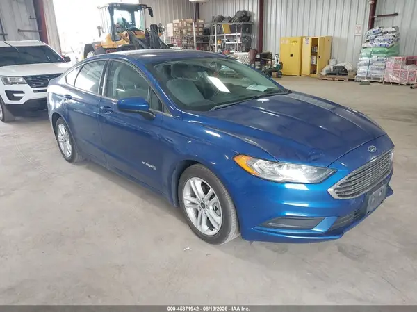 3FA6P0UU0JR282103 — 2018 Ford Fusion, Град (Hail), фото до ремонта