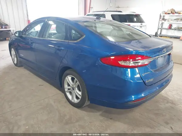3FA6P0UU0JR282103 — 2018 Ford Fusion, фото 3 с аукциона IAAI 07.10.2026, Град