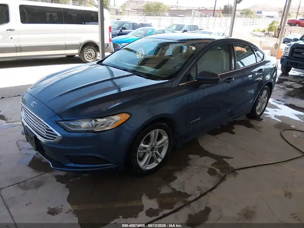 3FA6P0UU0JR235847 — 2018 Ford Fusion, фото 2 с аукциона IAAI 07.10.2026, Естественный износ