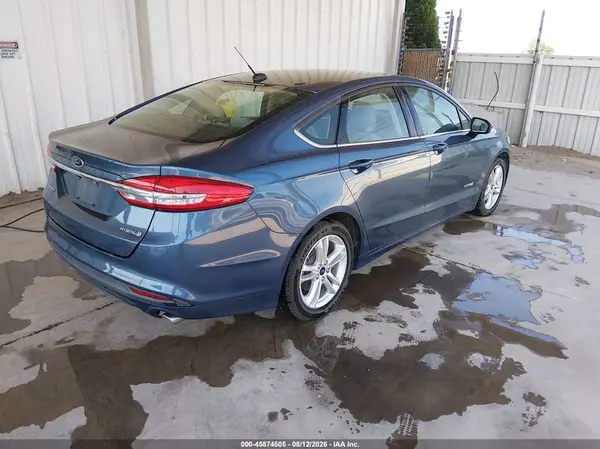 3FA6P0UU0JR235847 — 2018 Ford Fusion, фото 4 с аукциона IAAI 07.10.2026, Естественный износ