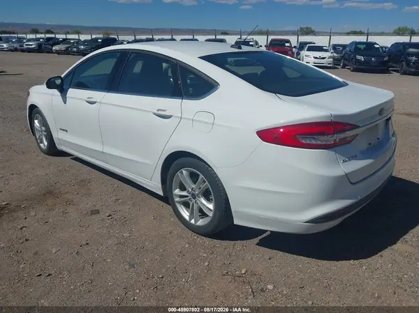 3FA6P0UU6JR100923 — 2018 Ford Fusion, фото 3 с аукциона IAAI 07.10.2026, Естественный износ
