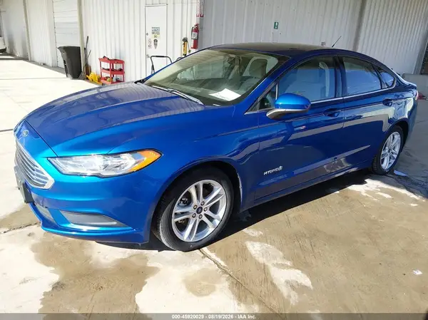 3FA6P0UU5JR243488 — 2018 Ford Fusion, фото 2 с аукциона IAAI 07.10.2026, Естественный износ