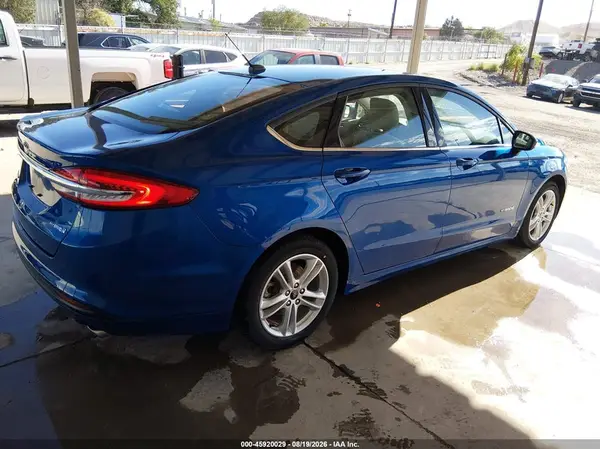 3FA6P0UU5JR243488 — 2018 Ford Fusion, фото 4 с аукциона IAAI 07.10.2026, Естественный износ