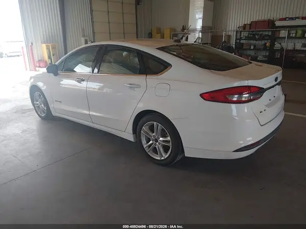 3FA6P0UU3JR254361 — 2018 Ford Fusion, фото 3 с аукциона IAAI 07.10.2026, Естественный износ