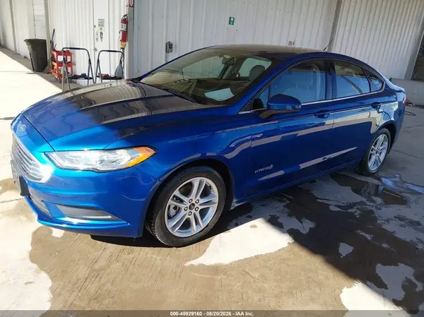 3FA6P0UU0JR273658 — 2018 Ford Fusion, фото 2 с аукциона IAAI 07.10.2026, Естественный износ