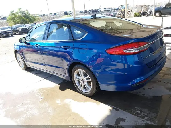 3FA6P0UU0JR273658 — 2018 Ford Fusion, фото 3 с аукциона IAAI 07.10.2026, Естественный износ