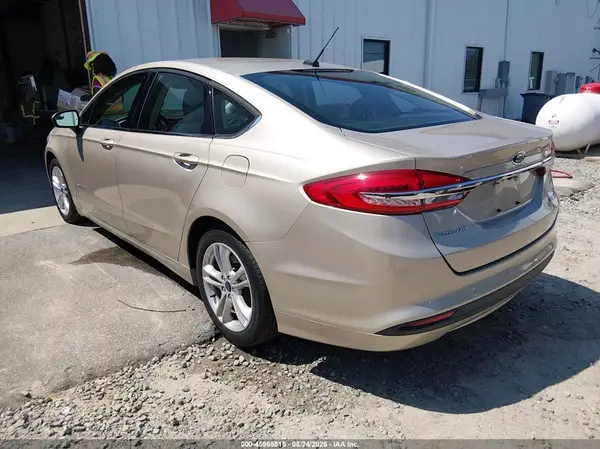 3FA6P0UU5JR141995 — 2018 Ford Fusion, фото 3 с аукциона IAAI 06.10.2026, Естественный износ