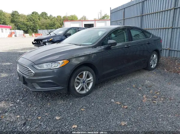 3FA6P0UU6JR235903 — 2018 Ford Fusion, фото 2 с аукциона IAAI 05.10.2026, Естественный износ