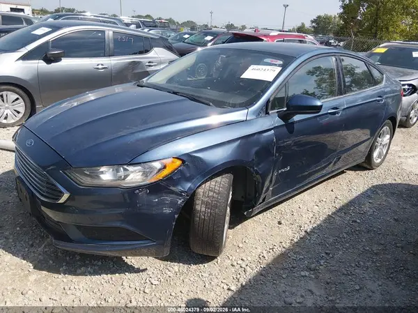3FA6P0LU7JR268975 — 2018 Ford Fusion, фото 2 с аукциона IAAI 13.10.2026, Естественный износ