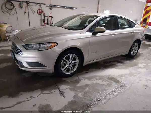 3FA6P0UU4JR279074 — 2018 Ford Fusion, фото 2 с аукциона IAAI 07.10.2026, Естественный износ