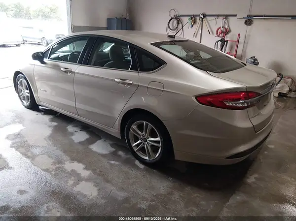 3FA6P0UU4JR279074 — 2018 Ford Fusion, фото 3 с аукциона IAAI 07.10.2026, Естественный износ