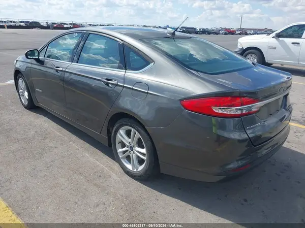 3FA6P0UU3JR254456 — 2018 Ford Fusion, фото 3 с аукциона IAAI 07.10.2026, Естественный износ
