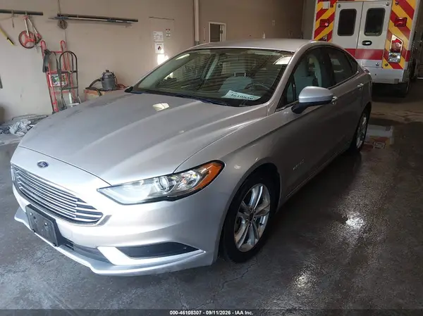 3FA6P0UU8JR279059 — 2018 Ford Fusion, фото 2 с аукциона IAAI 07.10.2026, Естественный износ