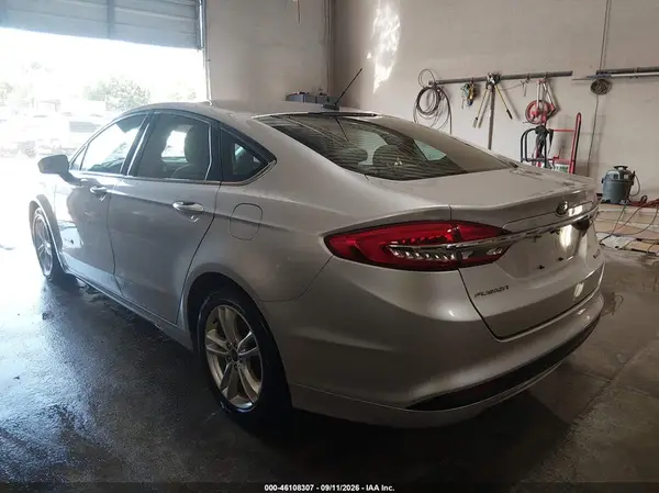 3FA6P0UU8JR279059 — 2018 Ford Fusion, фото 3 с аукциона IAAI 07.10.2026, Естественный износ