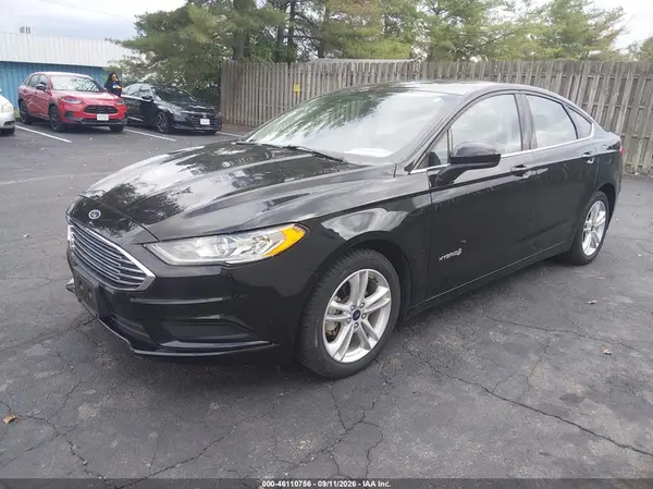 3FA6P0UU0JR273725 — 2018 Ford Fusion, фото 2 с аукциона IAAI 05.10.2026, Естественный износ