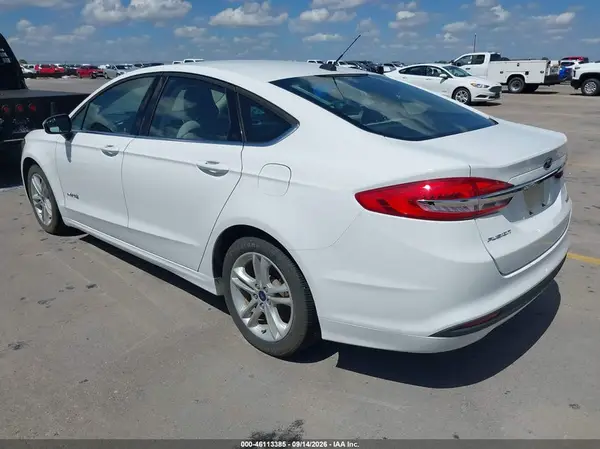 3FA6P0UU9JR254543 — 2018 Ford Fusion, фото 3 с аукциона IAAI 07.10.2026, Естественный износ