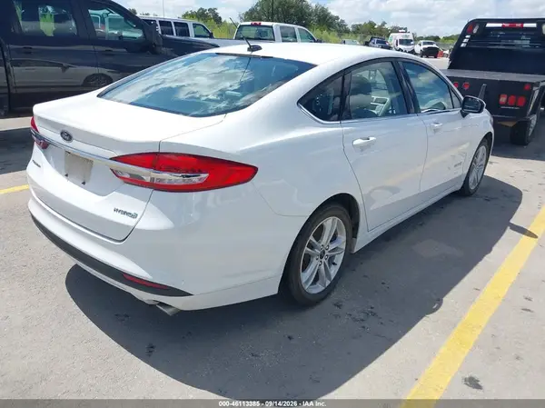 3FA6P0UU9JR254543 — 2018 Ford Fusion, фото 4 с аукциона IAAI 07.10.2026, Естественный износ
