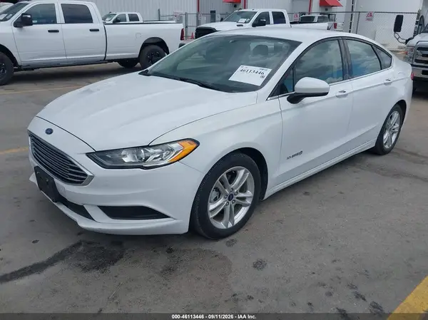 3FA6P0UU0JR254544 — 2018 Ford Fusion, фото 2 с аукциона IAAI 07.10.2026, Естественный износ