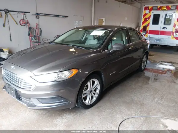 3FA6P0UU7JR273690 — 2018 Ford Fusion, фото 2 с аукциона IAAI 07.10.2026, Естественный износ