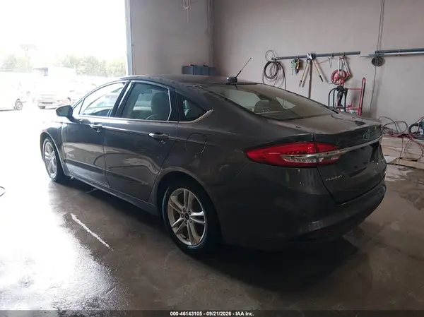 3FA6P0UU7JR273690 — 2018 Ford Fusion, фото 3 с аукциона IAAI 07.10.2026, Естественный износ