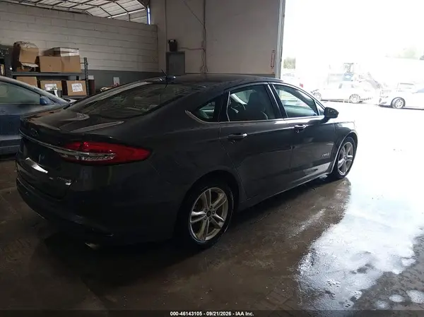 3FA6P0UU7JR273690 — 2018 Ford Fusion, фото 4 с аукциона IAAI 07.10.2026, Естественный износ