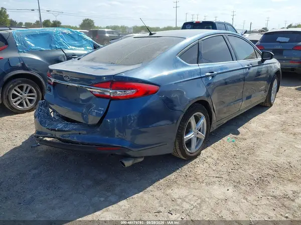 3FA6P0LU1JR269006 — 2018 Ford Fusion, фото 4 с аукциона IAAI, Задняя часть слева