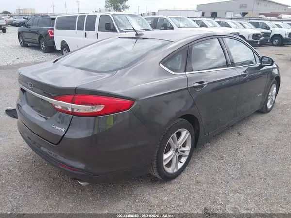 3FA6P0UU5JR278970 — 2018 Ford Fusion, фото 4 с аукциона IAAI 07.10.2026, Естественный износ