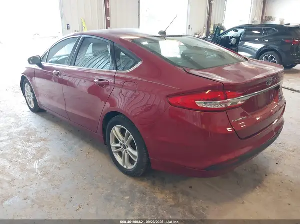 3FA6P0HDXJR217799 — 2018 Ford Fusion, фото 3 с аукциона IAAI 01.10.2026, Естественный износ
