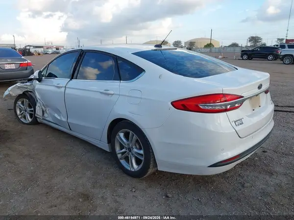 3FA6P0HD4JR186212 — 2018 Ford Fusion, фото 3 с аукциона IAAI 14.10.2026, Передняя часть слева
