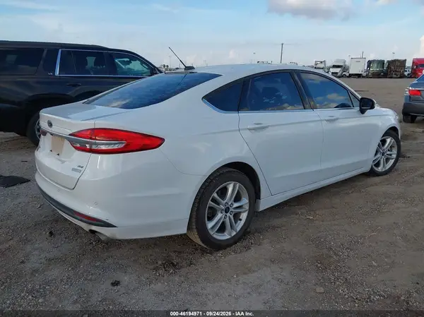 3FA6P0HD4JR186212 — 2018 Ford Fusion, фото 4 с аукциона IAAI 14.10.2026, Передняя часть слева