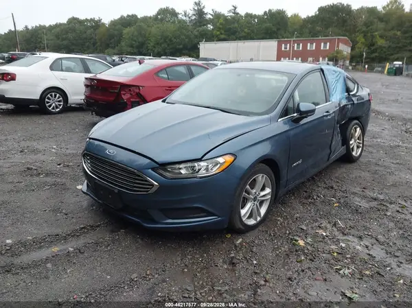 3FA6P0LU5JR119643 — 2018 Ford Fusion, фото 2 с аукциона IAAI, LEFT & RIGHT SIDE