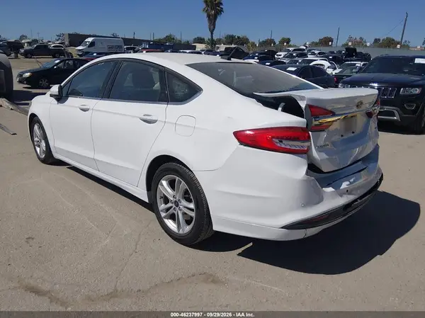 3FA6P0H75JR191705 — 2018 Ford Fusion, фото 3 с аукциона IAAI, Задняя часть