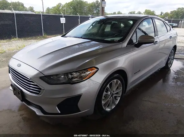 3FA6P0LU2KR115728 — 2019 Ford Fusion, фото 2 с аукциона IAAI 06.10.2026, Естественный износ